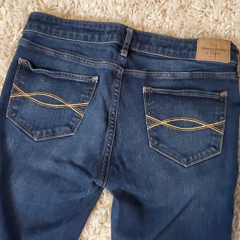 ABERCROMBIE & FITCH Super Skinny Jeans
